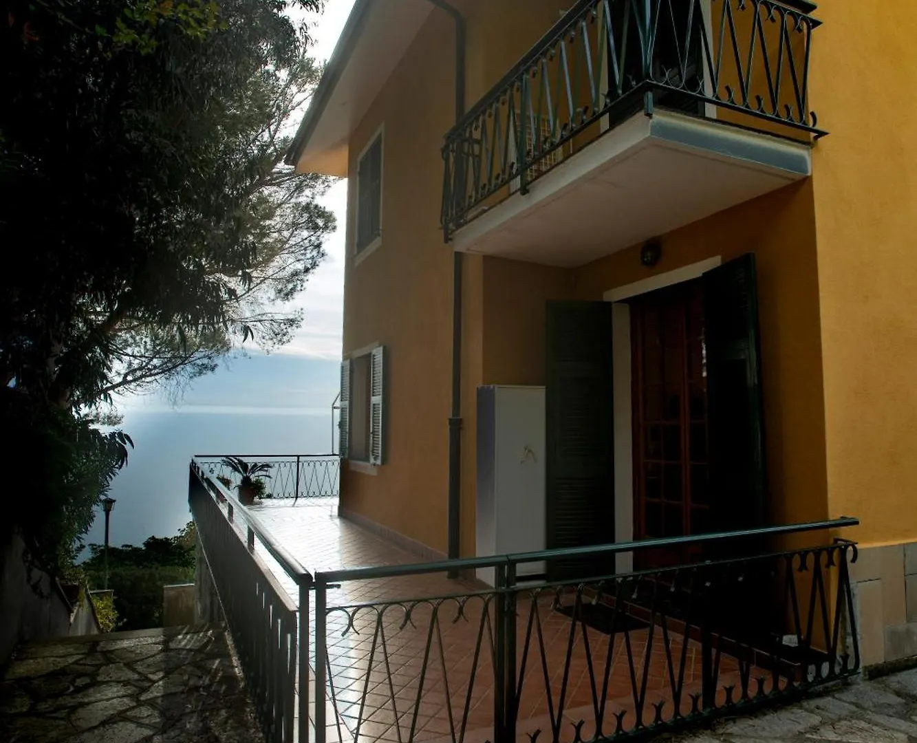 Holiday home 079 - La Villa Storica Il Vigneto 45A, 7 Minuti Dal Mare - Parcheggio Privato Gratis Moneglia Italy